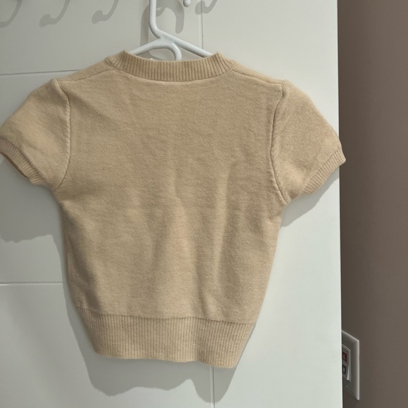 Cute soft knit V-neck - Picture 3 of 3